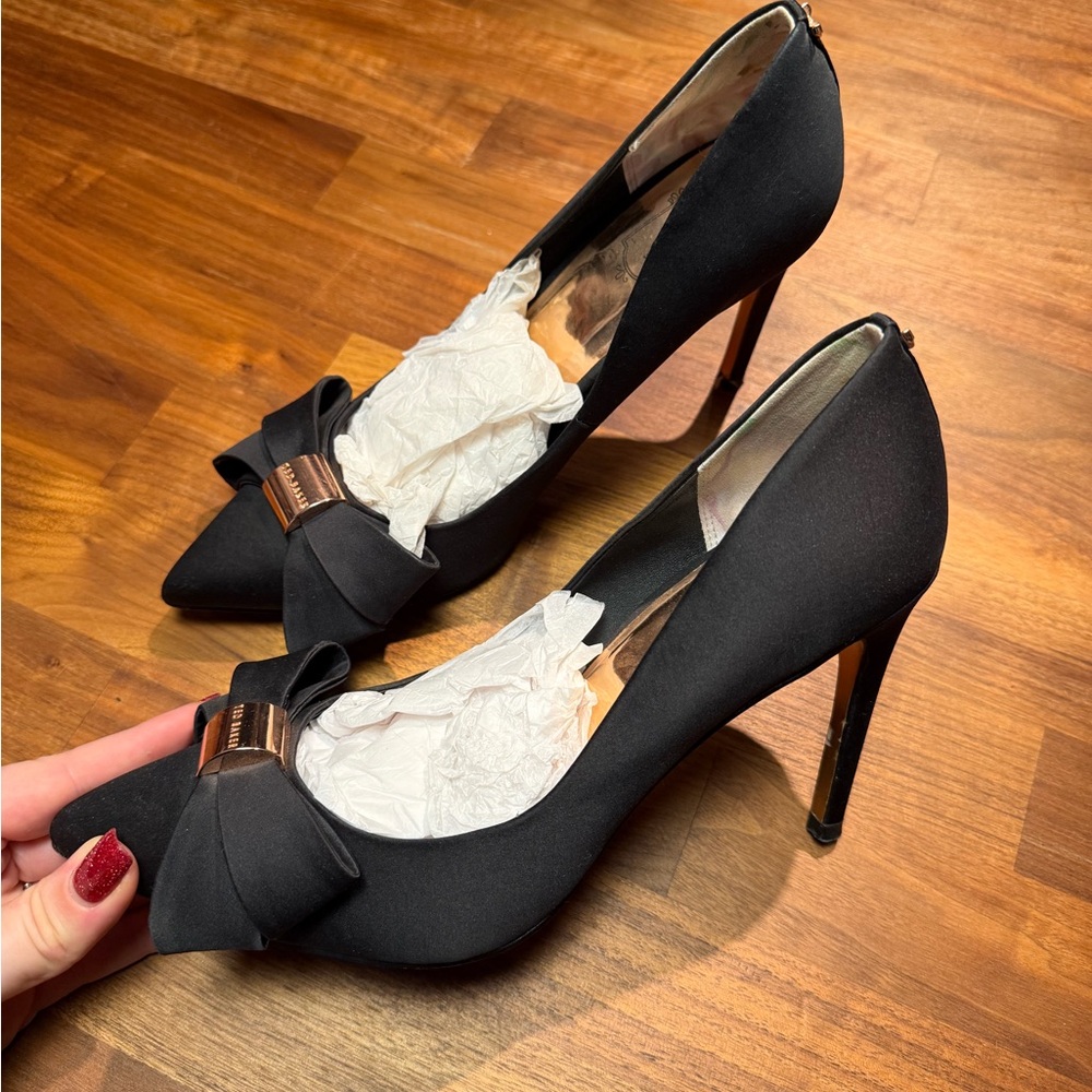 Ted Baker Black Heels with Bow Accent Sz40